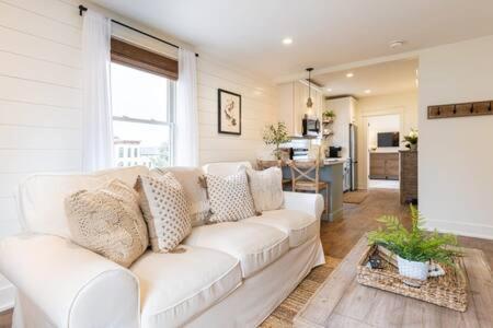 Downtown Luxury Farmhouse Apartment #4 West Dundee Kültér fotó